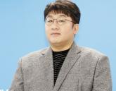 <속보>                                         하이브, SM 인수 절차 중단...카카오에 경영권 주고 플랫폼 협력