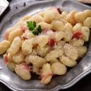 레스토랑에서 파스타 뇨끼(gnocchi)를 '그녹취'라 읽은 남친이 정떨어진다는 여성