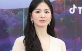 송혜교가 '더 글로리' 학폭 3인방과 함께 찍어 공개한 '백상예술대상' 인증샷